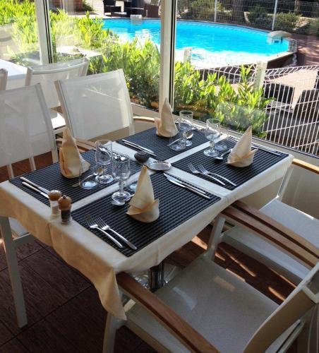 Logis Les Charmilles Chalon-Sur-Saone Sud Hotel Lux Luaran gambar