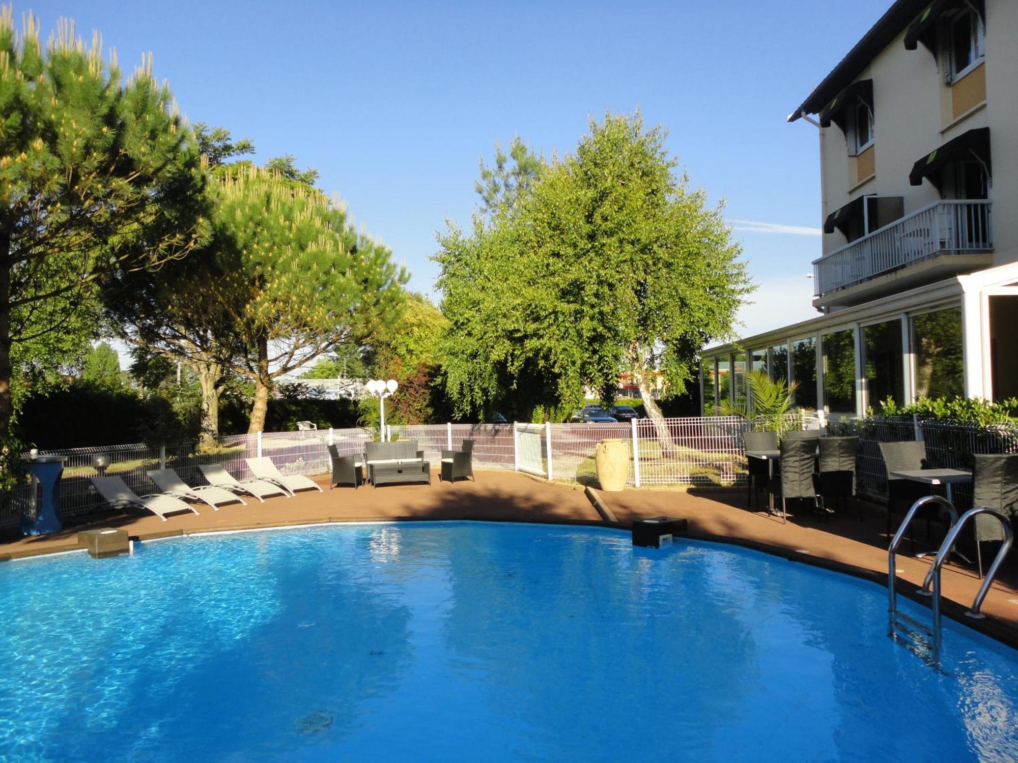 Logis Les Charmilles Chalon-Sur-Saone Sud Hotel Lux Luaran gambar