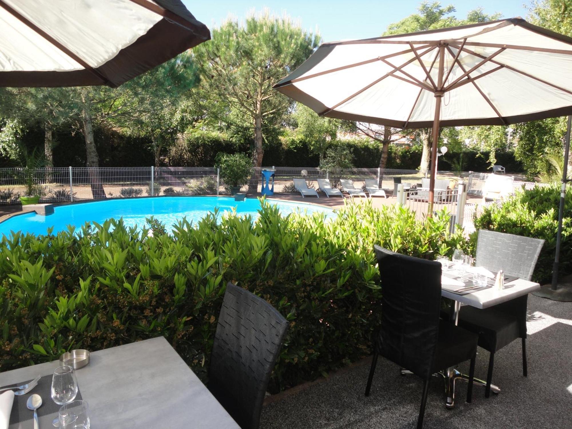 Logis Les Charmilles Chalon-Sur-Saone Sud Hotel Lux Luaran gambar